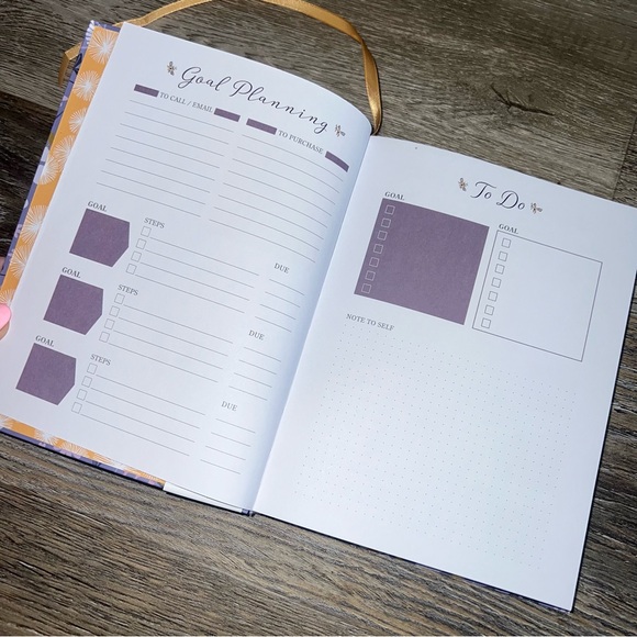 New! High Note x Artist designed 17 month planner - Picture 4 of 10